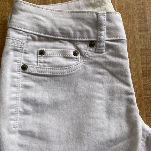 White SO Jeans Like New Kohl’s Junior Brand - Picture 6 of 7